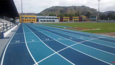 Pavimento que se instalará en la pista de atletismo del CDM Valdeluz