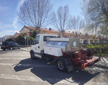 Camión de suministro. Foto: Alovera en Red. Agua Alove 2