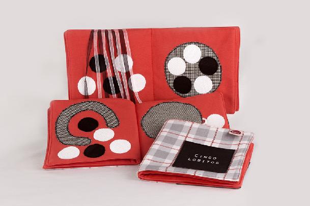 cinco lobitos libros de tela de totopo brown colaboracion con estrella ortiz