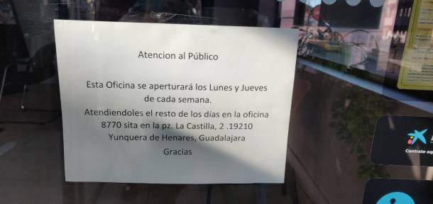 Cartel cierre La Caixa-610x288