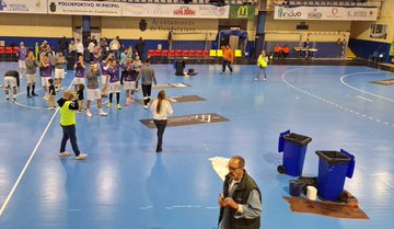 Las goteras en el pabellón David Santamaría imposibilitaron el pardido de BM. Guadalajara Foto Guadalajaradiario.esDiego