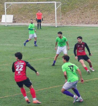 El Alovera en un buen partido venció 2-0 al líder Orgaceño Foto Luis Blasco 2 1