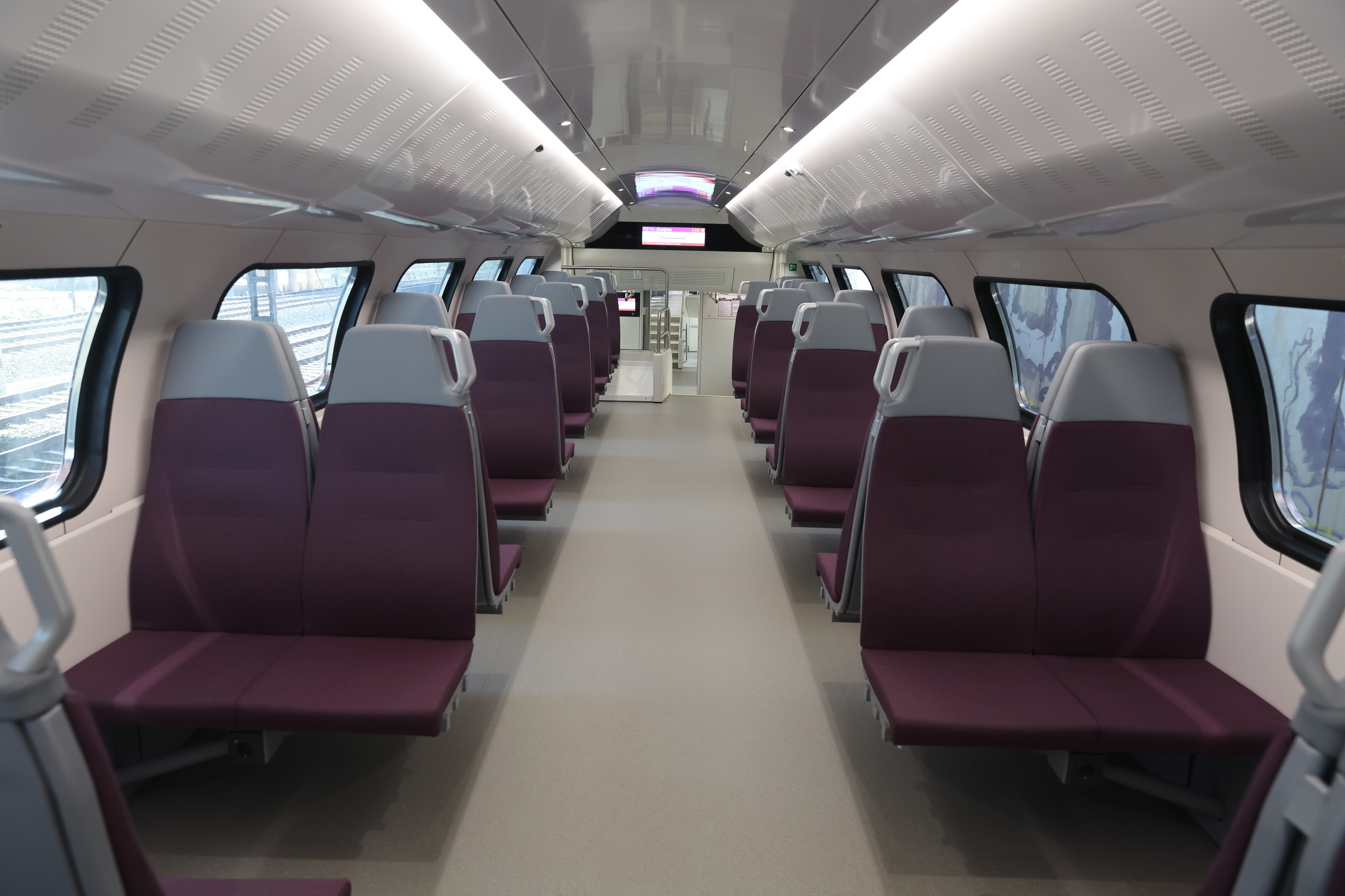 260420 Trenes Stadler Renfe Cercanías 1