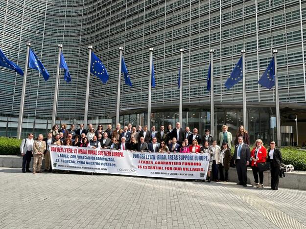 RECAMDER pancarta en Comisión Europea