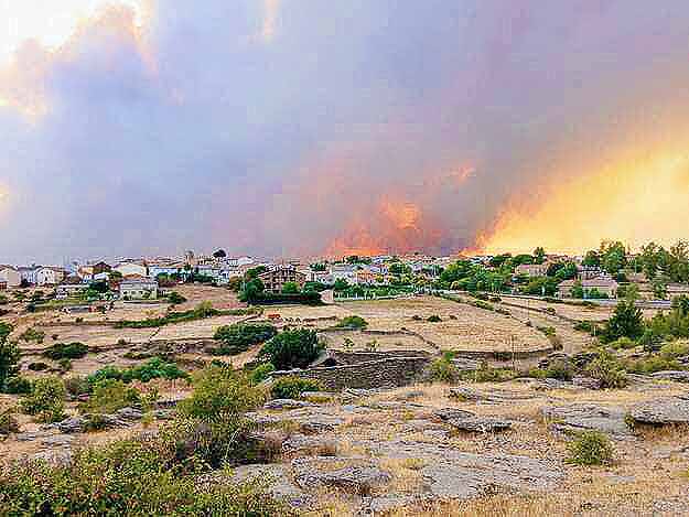 Incendio Sierra Norte Hiendelaencina confinados Foto Eduardo Bonilla 1