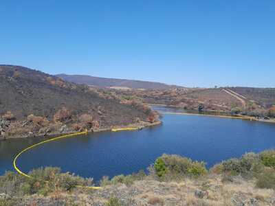Barreras en el Embalse de Serradilla Beleña