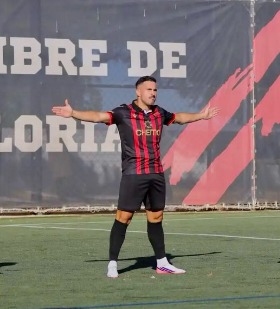 Fernando Domenech autor del primer gol del Azuqueca ante el Yuncos