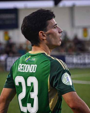 Javi Redondo jugador de un Marchamalo que tuvo que sufrir para conseguir remontar un 0-2 del Guadalajara B 1
