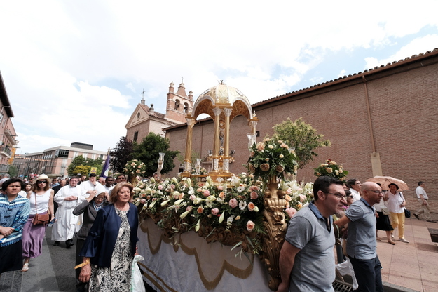 La custodia del Corpus Christi procesiona en la capital ...
