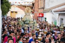 Fiestas de El Casar. Procesión con la Virgen de la Antigua