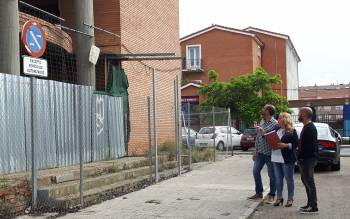 Aure Hormaechea junto centro salud  Azuqueca