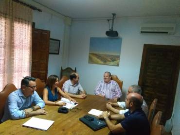 Foto Diputacion - Reunion en Ayto El Casar carretera