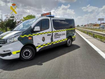 La Guardia Civil investiga al conductor de un camión por falsedad ...