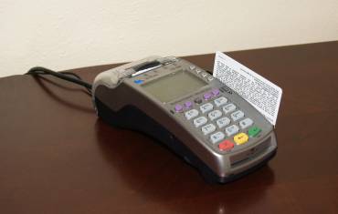 credit-card-machine-1776539 1920