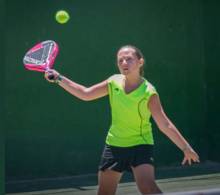Cabanillas-nina-padel