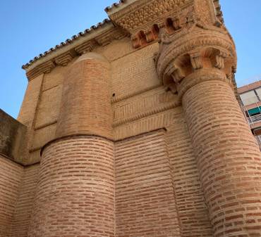 Capilla de Luis Lucena contrafuertes exteriores 1