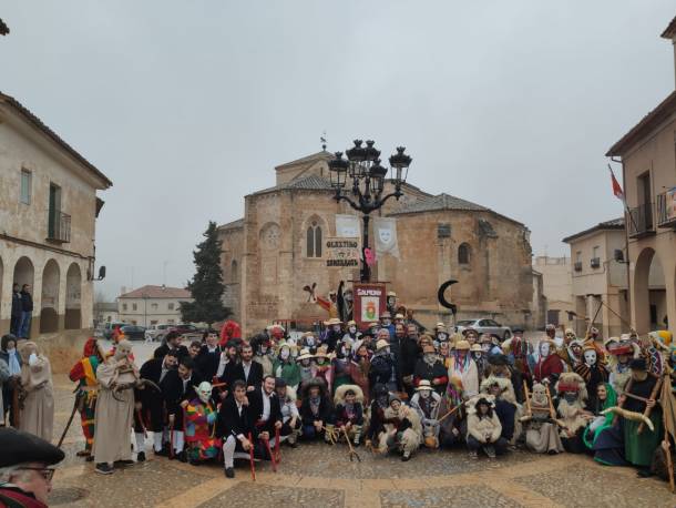 3.Invitados mascaritas