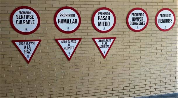 Muro de las señales con valores colegio Jocelyn Bell