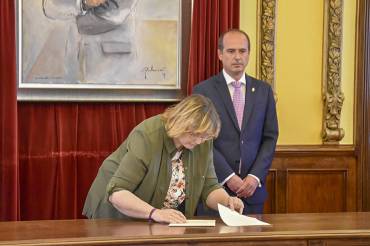 20200617 Firma Acuerdo Social Antonia del Olmo