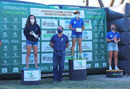 resized ok PODIUM FEMENINO CAMPEONATO ESPAÑA FÓRMUA WINDSURF 2020