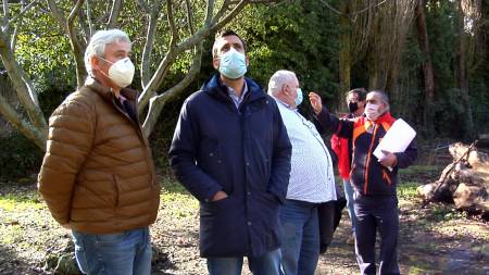 Hector Gregorio y Antonio Ansotegui 2d durante poda en El Sotillo