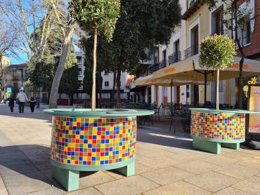 20210323 Jardineras nuevas casco