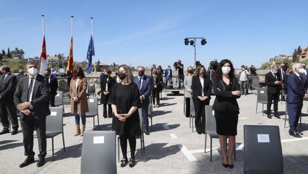 51001727225 a8a3d66d71 c