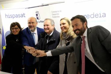 Hispasat Internet Sigüenza alcaldesa María Jesús Merino