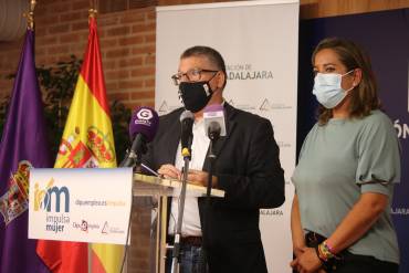 Presentacion Programa Impulsa Mujer - Olga Villanueva y Nacho Redondo