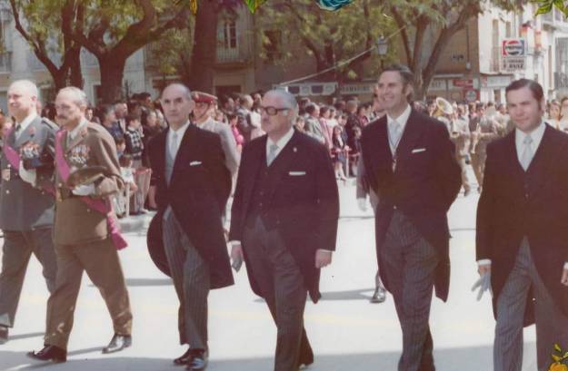 Félix Calvo Ortega (A la derecha) con otras autoridades Foto Familia Calvo