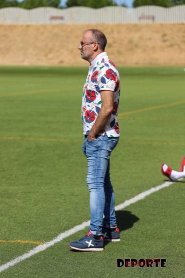 Fernando Cebrian Alarcon Chuito técnico del ascenso. Foto del club