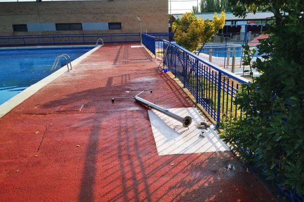 piscina azuqueca ducha