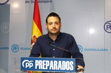 FOTO PP. Álvaro Vara en la rueda de prensa de esta mañana. 