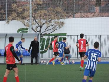 De la Cal. F. Cuenca y Antolín tres ex-Hogar Alcarreño se marcaron un gran partido. Foto Luis Blasco