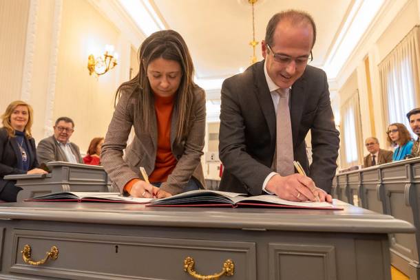 firma convenio cnetro dia discapacitados