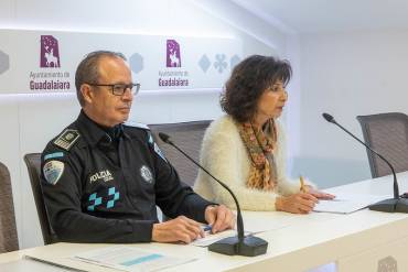 Jefe Policía Local GU Jorge López y la concejala de Seguridad Pilar Sánchez