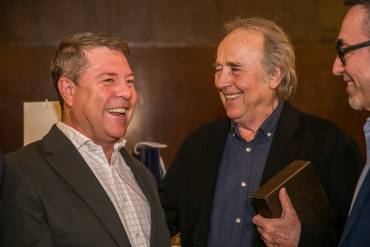 Joan Manuel Serrat premio Abogados de Atocha CLM Serrat y Page