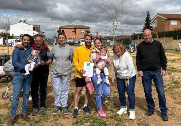 Árboles en Alovera niños 2022 1