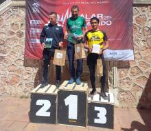 Sergio Tejero en lo más alto del podium comovencedor de la prueba Foto MCM. 1