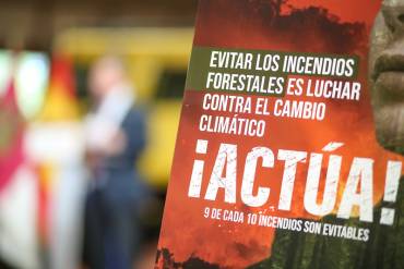 cartel contra incendios