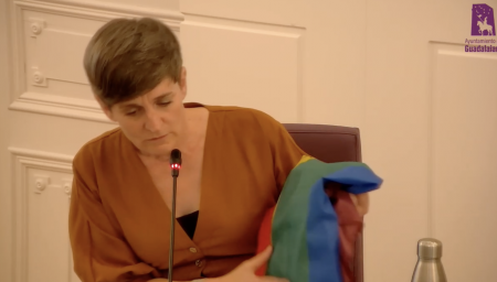 susana martinez bandera lgtbi