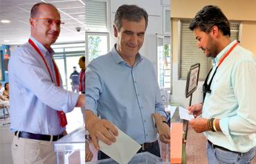 Rojo - Román - Maraver votando 23J