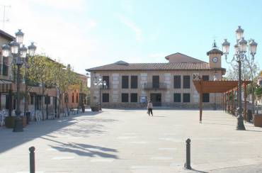 Plaza Mayor y Ayuntamiento de El Casar