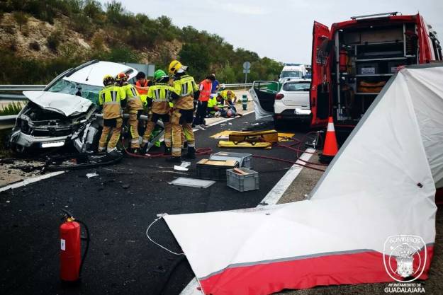Accidente N-320 AVE 7-Spt-23 Bomberos GU 1 1