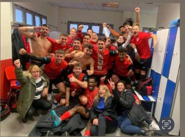 Alegría del Alovera tras su magnífico partido