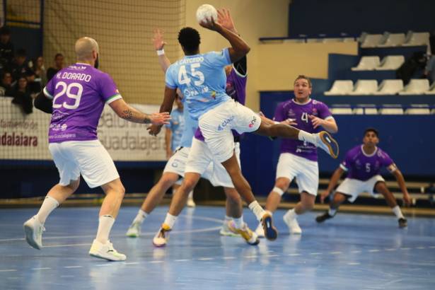 BM Guadalajara - Ibiza Fotos DXTenGuada - Santi Molina 3