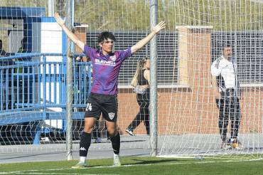 Diego Morcillo autor de los dos goles del Deportivo en Montijo Foto C.D. Guadalajara