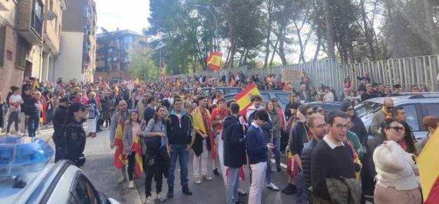 Concentración VOX sede PSOE Amnistía 1 1