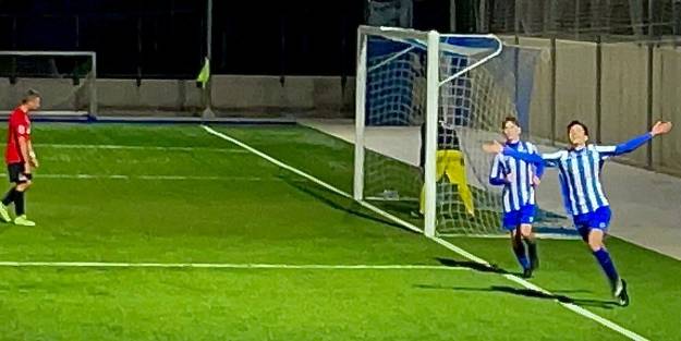 Dificil salida del Hogar a terreno del líder Foto Álvaro Congostrina 1