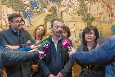 Foto Javier Toquero visita Cotilla